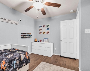 1700 Fall Forest Court - Photo Thumbnail 34