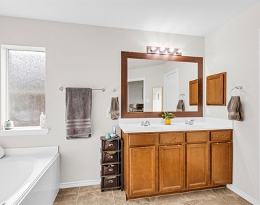 1700 Fall Forest Court - Photo Thumbnail 23