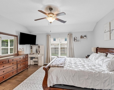 1700 Fall Forest Court - Photo Thumbnail 19