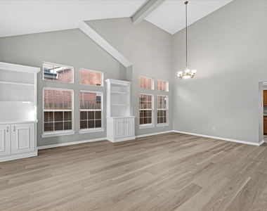 4241 Mountain Peak Way - Photo Thumbnail 3