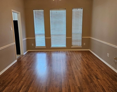 4434 Grove Park Drive - Photo Thumbnail 5