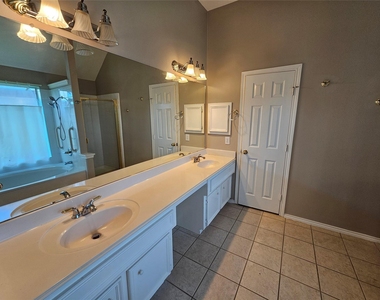 4434 Grove Park Drive - Photo Thumbnail 13