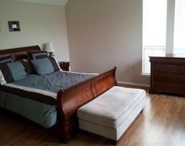 4434 Grove Park Drive - Photo Thumbnail 11