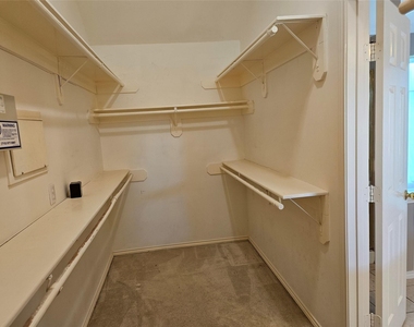 4434 Grove Park Drive - Photo Thumbnail 14