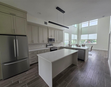 12255 Trail Hollow Drive - Photo Thumbnail 3