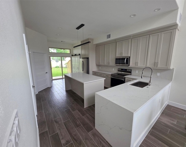 12255 Trail Hollow Drive - Photo Thumbnail 2