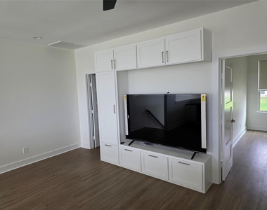 12255 Trail Hollow Drive - Photo Thumbnail 13