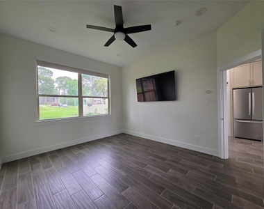 12255 Trail Hollow Drive - Photo Thumbnail 7