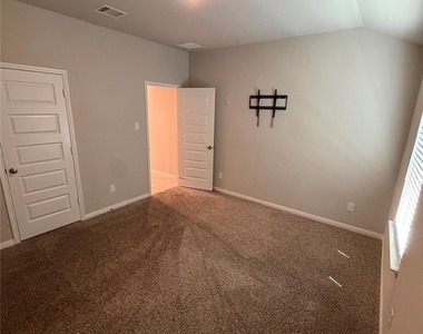 3115 Tanner Dell Court - Photo Thumbnail 24