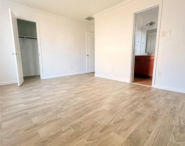 2918 Beacon Grove Street - Photo Thumbnail 4