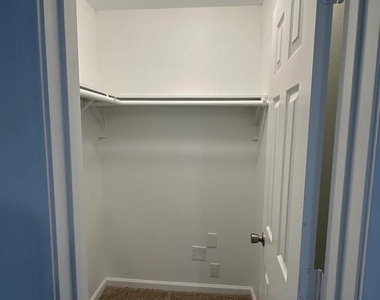 12735 Whittington Drive - Photo Thumbnail 8