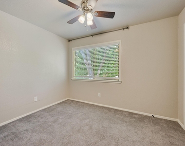 3345 Lodgepole Circle - Photo Thumbnail 9