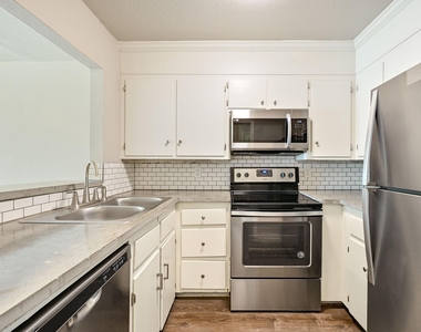 3345 Lodgepole Circle - Photo Thumbnail 3