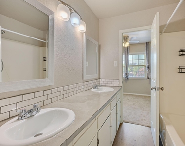 3345 Lodgepole Circle - Photo Thumbnail 10