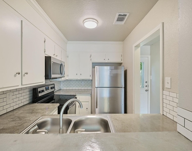 3345 Lodgepole Circle - Photo Thumbnail 4