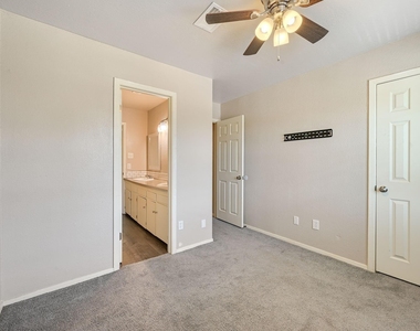 3345 Lodgepole Circle - Photo Thumbnail 11