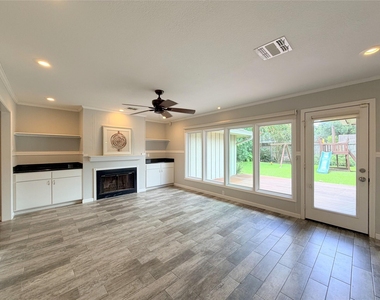 5019 Yarwell Drive - Photo Thumbnail 8