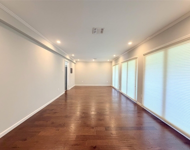 5019 Yarwell Drive - Photo Thumbnail 4