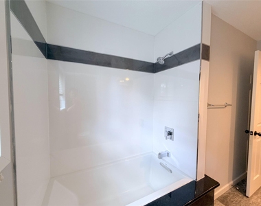 5019 Yarwell Drive - Photo Thumbnail 25