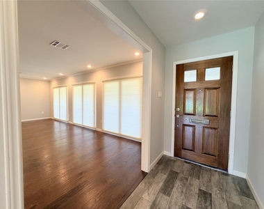 5019 Yarwell Drive - Photo Thumbnail 6