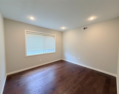 5019 Yarwell Drive - Photo Thumbnail 27