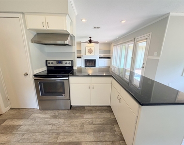 5019 Yarwell Drive - Photo Thumbnail 14