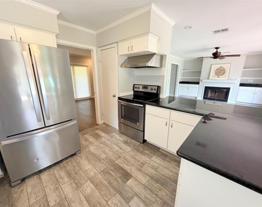 5019 Yarwell Drive - Photo Thumbnail 15