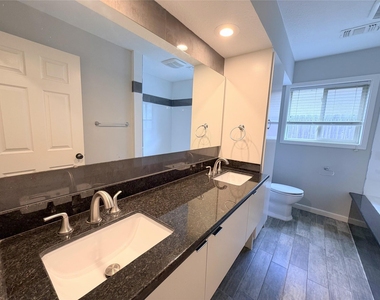5019 Yarwell Drive - Photo Thumbnail 24