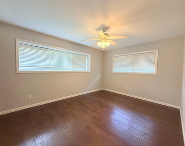 5019 Yarwell Drive - Photo Thumbnail 23