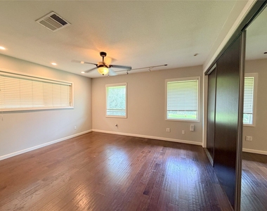 5019 Yarwell Drive - Photo Thumbnail 19