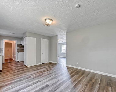 5606 Elm Springs Drive - Photo Thumbnail 17