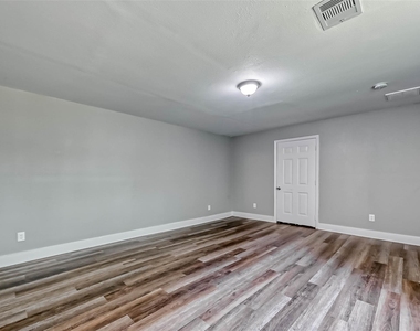 5606 Elm Springs Drive - Photo Thumbnail 18
