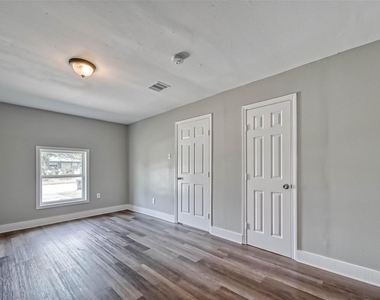 5606 Elm Springs Drive - Photo Thumbnail 9