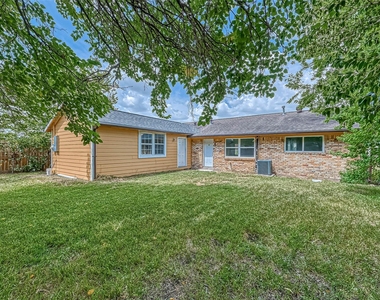 5606 Elm Springs Drive - Photo Thumbnail 15