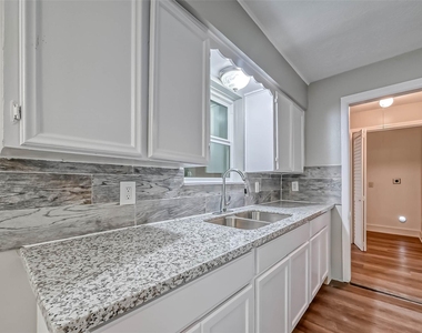 5606 Elm Springs Drive - Photo Thumbnail 4