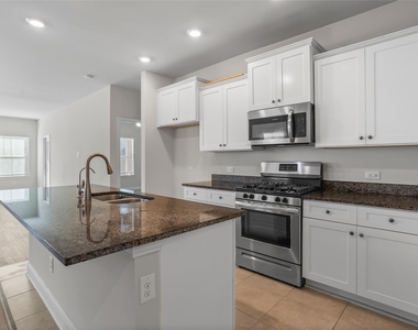 4203 W Bayou Maison Circle - Photo Thumbnail 7