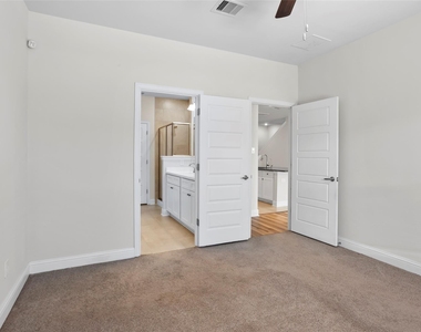 4203 W Bayou Maison Circle - Photo Thumbnail 8