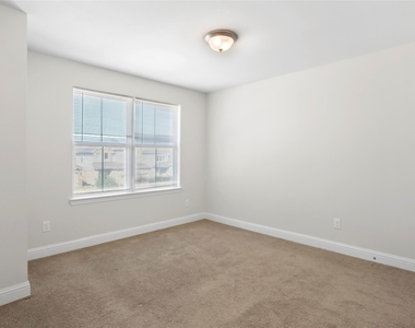 4203 W Bayou Maison Circle - Photo Thumbnail 12
