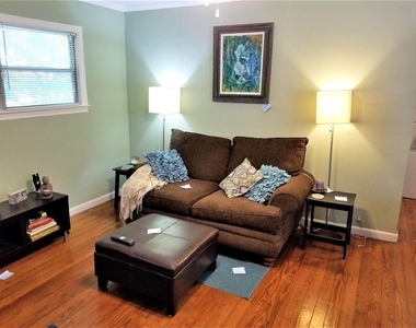 2808 Columbia Street - Photo Thumbnail 4