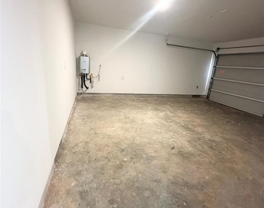 16477 Blossom Grove Drive - Photo Thumbnail 11