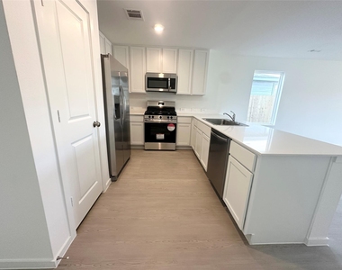 16477 Blossom Grove Drive - Photo Thumbnail 3