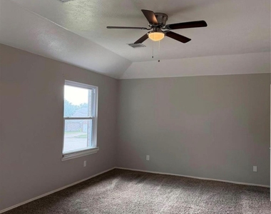 4707 E Parma Drive - Photo Thumbnail 16