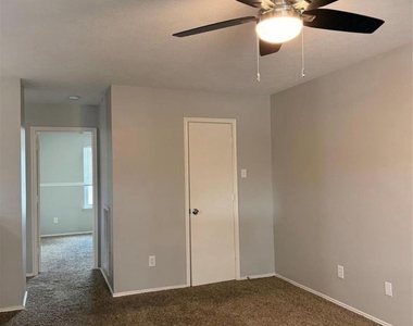 4707 E Parma Drive - Photo Thumbnail 15