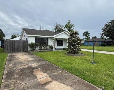 221 Hyta Street - Photo Thumbnail 33