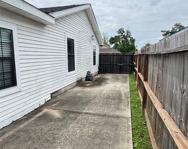 221 Hyta Street - Photo Thumbnail 29