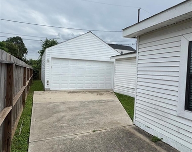 221 Hyta Street - Photo Thumbnail 31