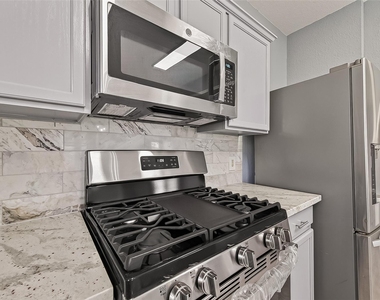 9526 Heflin Colony Drive - Photo Thumbnail 13