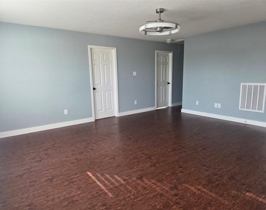 9526 Heflin Colony Drive - Photo Thumbnail 21