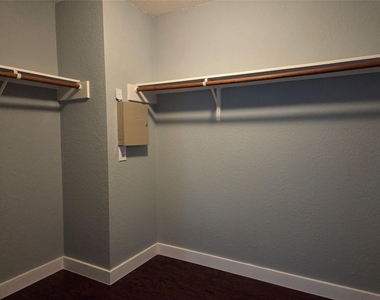 9526 Heflin Colony Drive - Photo Thumbnail 32