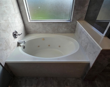 9526 Heflin Colony Drive - Photo Thumbnail 31